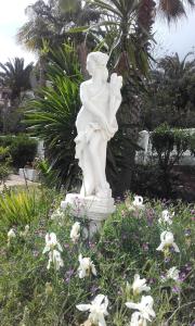 A garden outside Finca Batan
