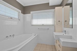 Ένα μπάνιο στο Wauwa-ana - Moana - C21 SouthCoast Holidays +31 φωτογραφίες