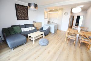 Kuchnia lub aneks kuchenny w obiekcie Apartamenty NAVIGATOR-Rezydencja Portowa 14