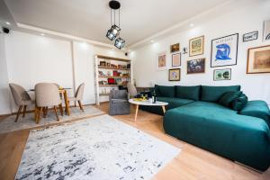 Billede fra billedgalleriet på Spacious and Bright 2BDR Apartment in the Old Town i Sarajevo