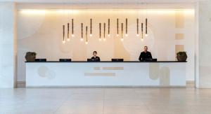 Lobby o reception area sa Gomeh by Isrotel Design