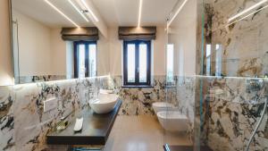 Gallery image of Vietti Apartments in Castiglione Falletto +64 photos