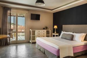 Postel nebo postele na pokoji v ubytování Panoramic Luxurious Penthouse