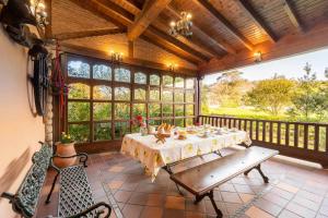 Imagen de la galería de Casa en la Costa con wifi jardín y barbacoa, en Llanes