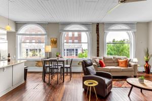 Gallery image of The Elm Street Suite - Top Floor Downtown Greensboro - Close to Major Attractions in Greensboro