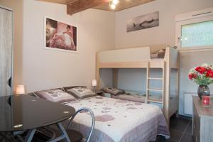 Postel nebo postele na pokoji v ubytování VILLA CHATILLON