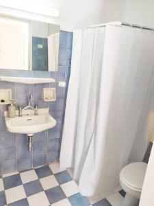 雅典的住宿－Athens 5th floor studio, huge balcony, view, near stores and park，相簿中的一張相片