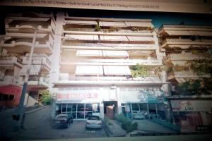 雅典的住宿－Athens 5th floor studio, huge balcony, view, near stores and park，相簿中的一張相片