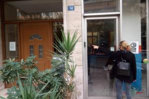 雅典的住宿－Athens 5th floor studio, huge balcony, view, near stores and park，相簿中的一張相片