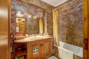 Ένα μπάνιο στο Apartamento beira mar +23 φωτογραφίες