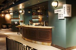 Lounge nebo bar v ubytování Solo Sokos Hotel Helsinki