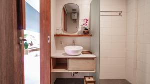 Koupelna v ubytování Juli House by Mahaputra + 26 fotografií