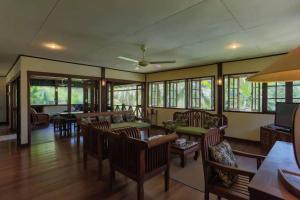 מסעדה או מקום אחר לאכול בו ב-Elysia Nongsa 57 Batam Luxury Villa