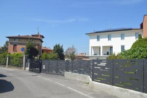 The building in which a vendégházakat is located