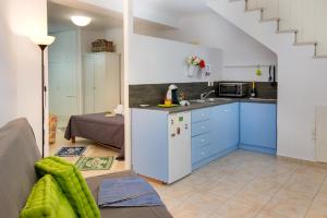 Kuchyň nebo kuchyňský kout v ubytování Margarita Apartments Paxos - Studio Illa