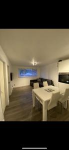 Gallery image of Modern 2 bed apartment & free parking in Canterbury