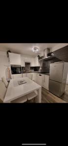 Gallery image of Modern 2 bed apartment & free parking in Canterbury