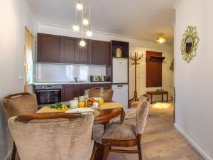 Dining area sa apartment