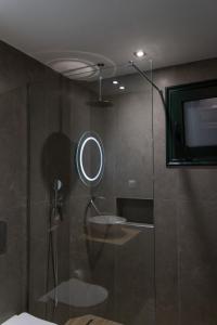 A bathroom at Aspri Petra Apartments