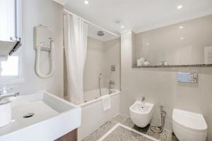 Un baño de Mayfair House