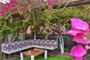 A garden outside Elit Deniz Palamutbükü