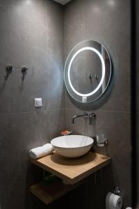 A bathroom at Aspri Petra Apartments