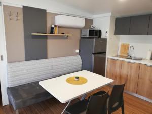 Fotografia z galérie ubytovania RELAX Mobile Home Camp Basko Polje #NEW2022 v destinácii Baška Voda