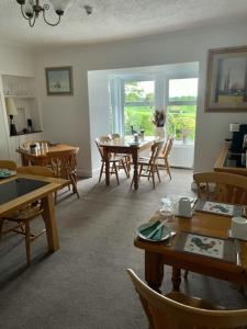 A restaurant or other place to eat at Airds Farm Guest House