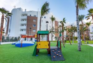 Herní místnost nebo prostor pro děti v ubytování PUSHE Playa Granada Beach&Golf 4