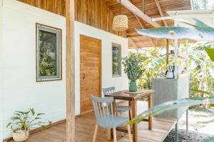 Gallery image of Cuatro Vientos Lodge & Apartments in Santa Teresa Beach