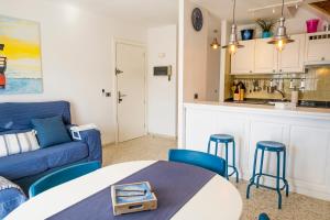 A kitchen or kitchenette at LIVE TAJAO BEACH
