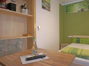 Posteľ alebo postele v izbe v ubytovaní Studio Frischmann-2 by Interhome