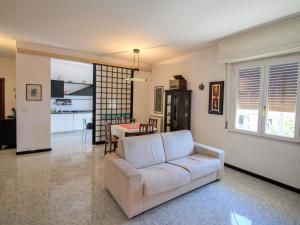 Kuchyňa alebo kuchynka v ubytovaní Apartment Orizzonte by Interhome + 25 fotografií