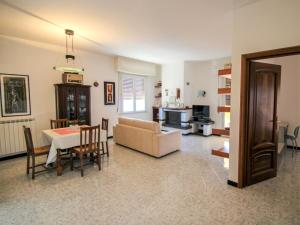Posedenie v ubytovaní Apartment Orizzonte by Interhome