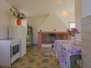 Køkken eller tekøkken på Apartment Conte Francesco I-2 by Interhome