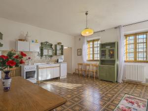 Dapur atau dapur kecil di Apartment Conte Francesco I-1 by Interhome