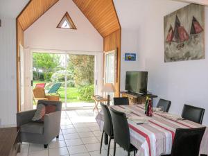 Imagen de la galería de Holiday Home Les Embruns - RHU100 by Interhome, en Sarzeau