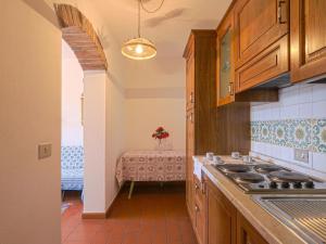 Η κουζίνα ή μικρή κουζίνα στο Apartment Conte Francesco II-4 by Interhome +31 φωτογραφίες