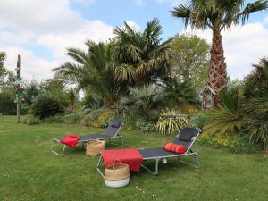 Κήπος έξω από το Holiday Home Valhalla- chez Emile by Interhome