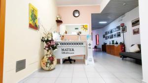 Лобби или стойка регистрации в Hotel Mater Mediterranea