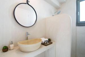 Ένα μπάνιο στο Dreamy Cycladic Luxury Summer Villa 1