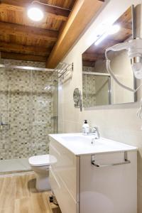 Koupelna v ubytování Apartamentos turísticos Ribera Natura