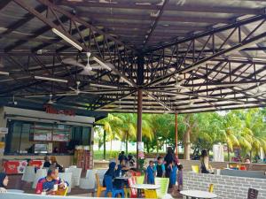 Ресторан / где поесть в Melaka Town Area Top 1 Family Lovers Water Themepark Suites By GGM