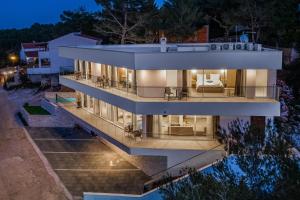 Gallery image of Villa Estate Da Noi in Vrboska +61 photos