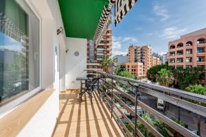 Balkón alebo terasa v ubytovaní New 1 BR apartement on the sea in Marbella.