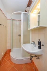 Kúpeľňa v ubytovaní Studio Apartments Old Town Inn and Marko