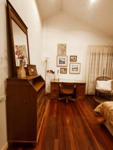 A bed or beds in a room at HHC - Holidays House Compostela