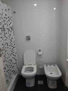 A bathroom at Departamento Bulnes