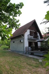 Budova, kde se prázdninový dům nachází + 27 fotografií