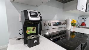 Gallery image of SERENE & MODERN 1BED SUITE + CLOSE TO AIRPORT in Regina